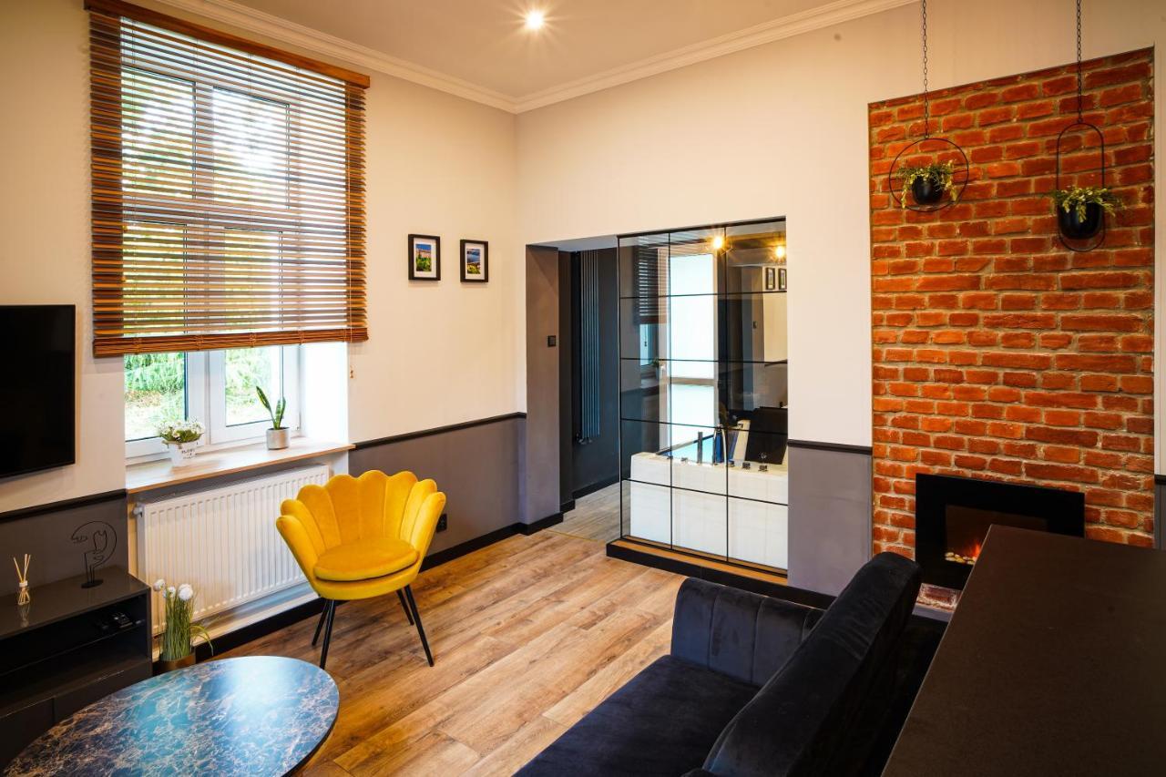 Apartament Z Jacuzzi W Centrum Sanoka Exterior photo